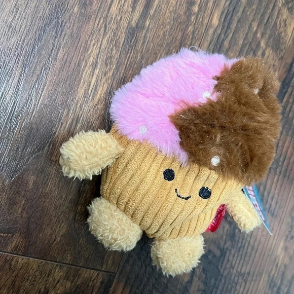 Cooper cupcake BumBumz 5” - Picture 4 of 6